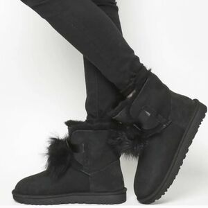 Ugg Australia Women Gita Ankle Pom Pom Leather Boots shoes sz 8